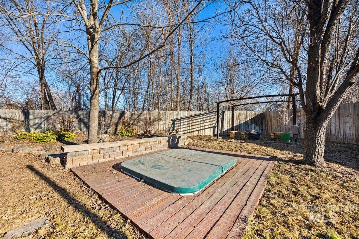 636 Spruce Creek Dr.