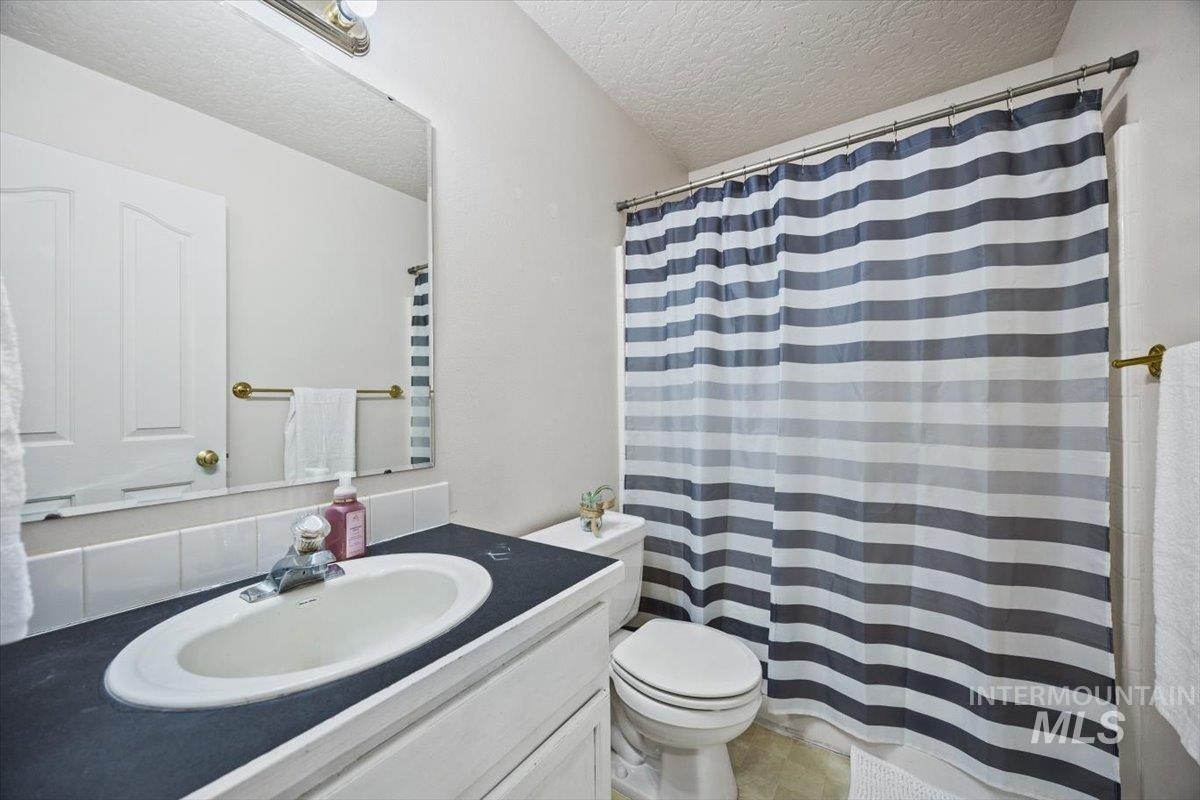 636 Spruce Creek Dr.