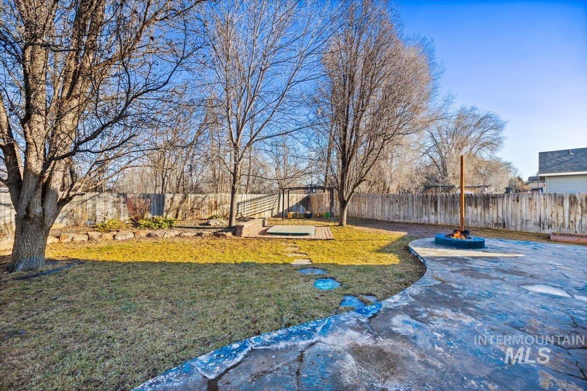 636 Spruce Creek Dr.