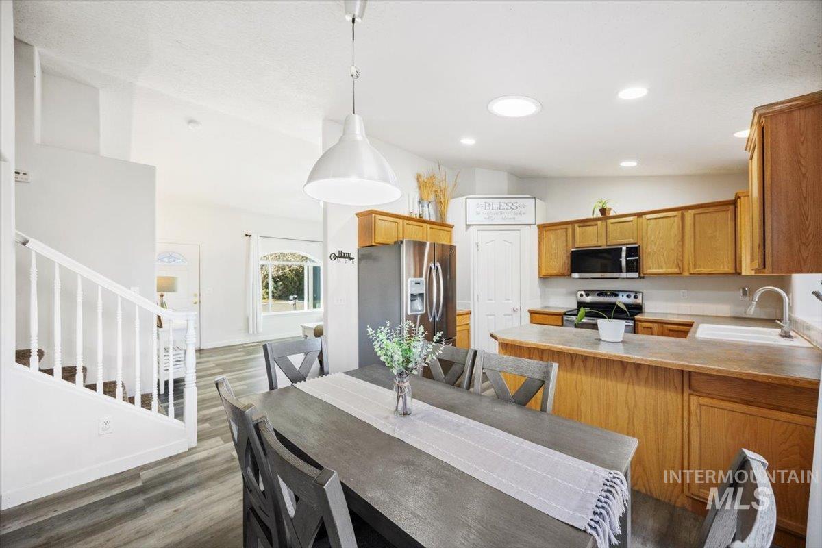 636 Spruce Creek Dr.