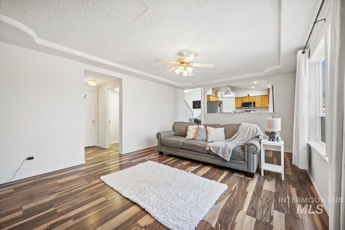 636 Spruce Creek Dr.