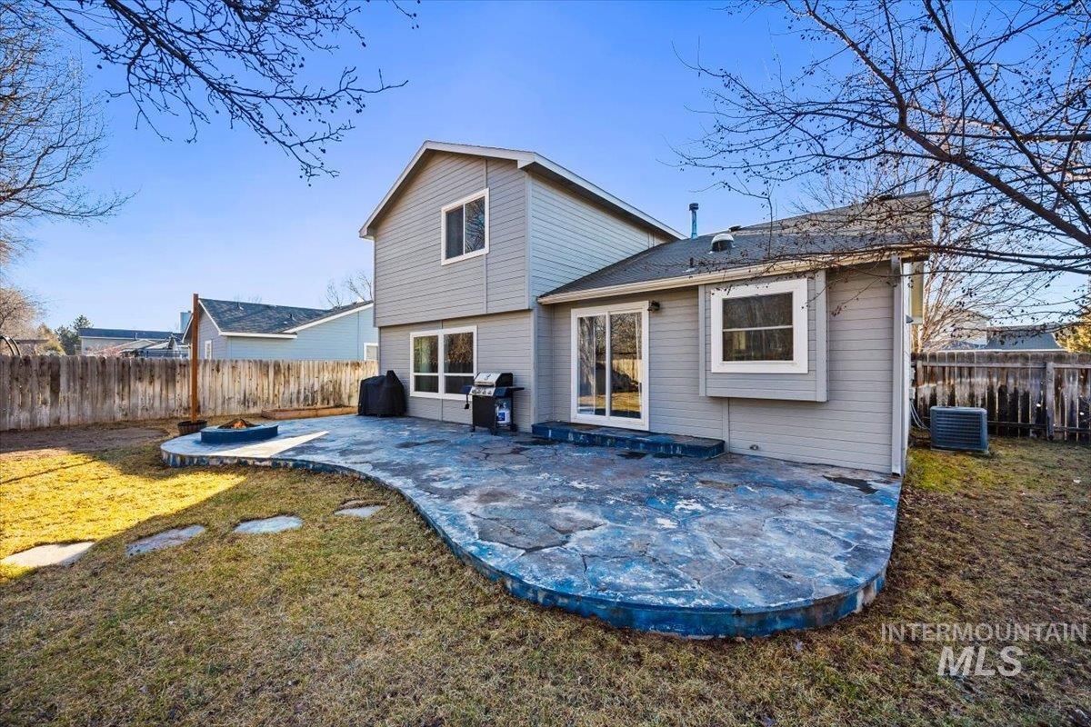 636 Spruce Creek Dr.