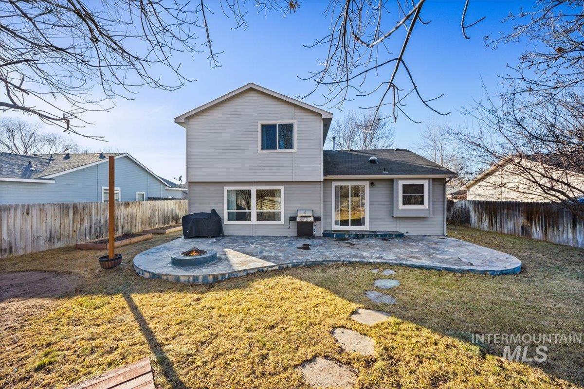 636 Spruce Creek Dr.