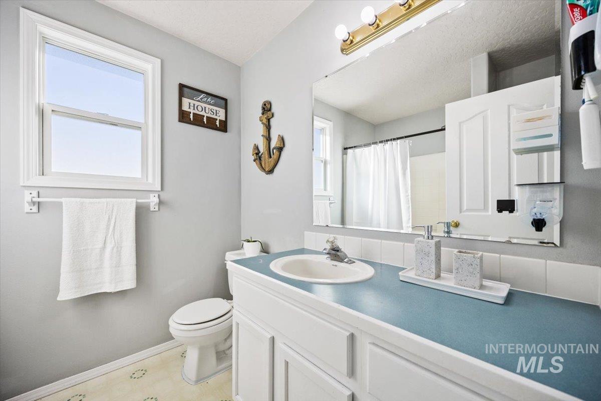 636 Spruce Creek Dr.