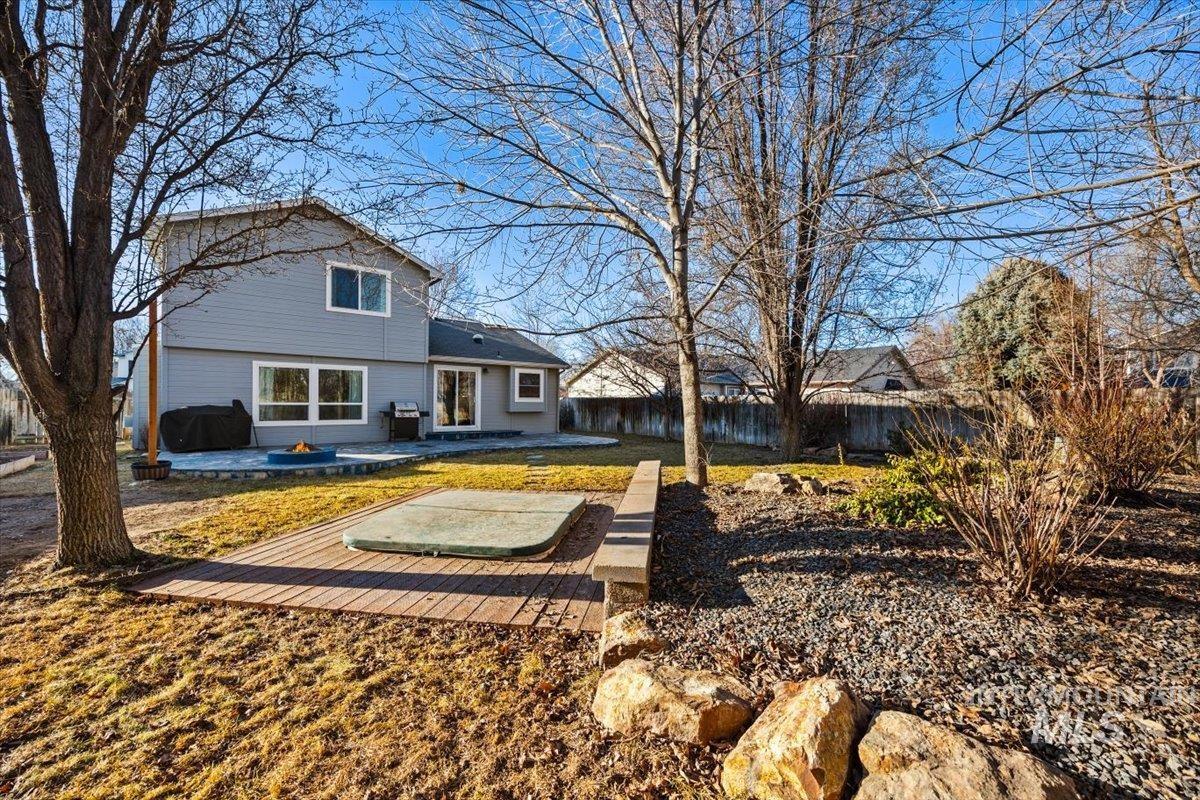 636 Spruce Creek Dr.