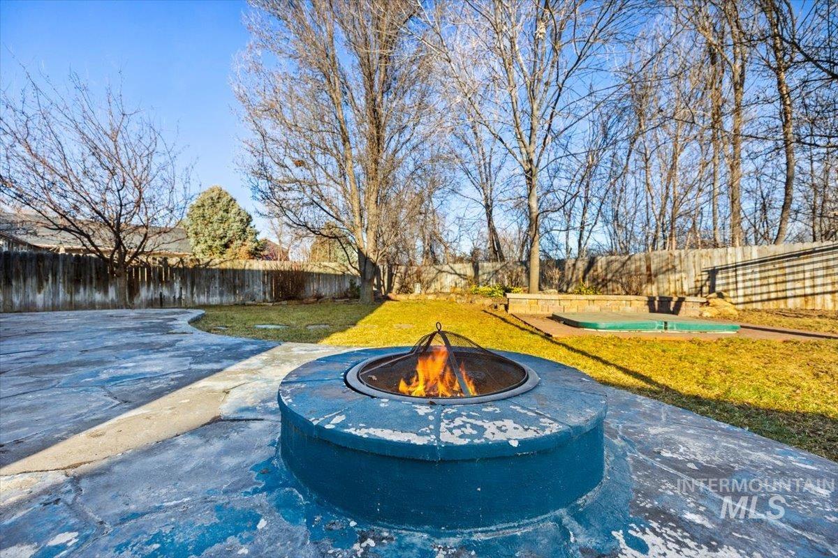 636 Spruce Creek Dr.