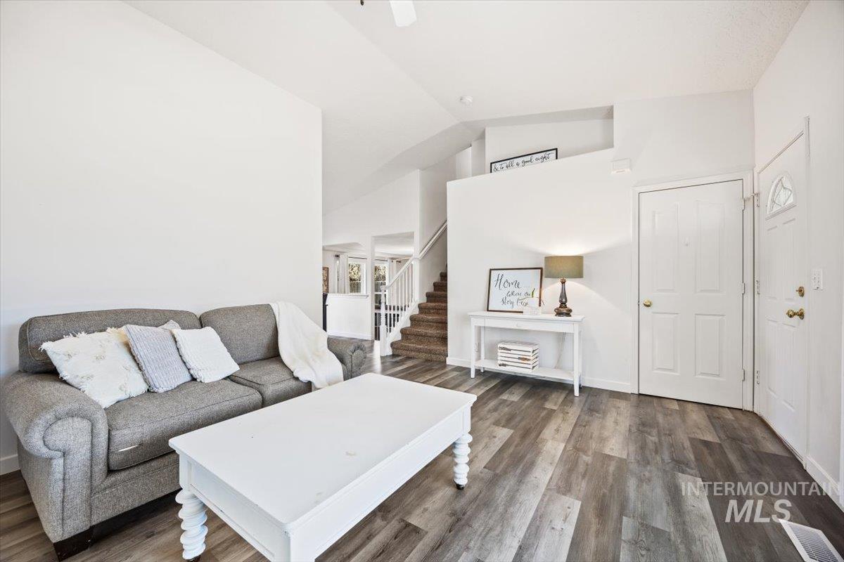 636 Spruce Creek Dr.