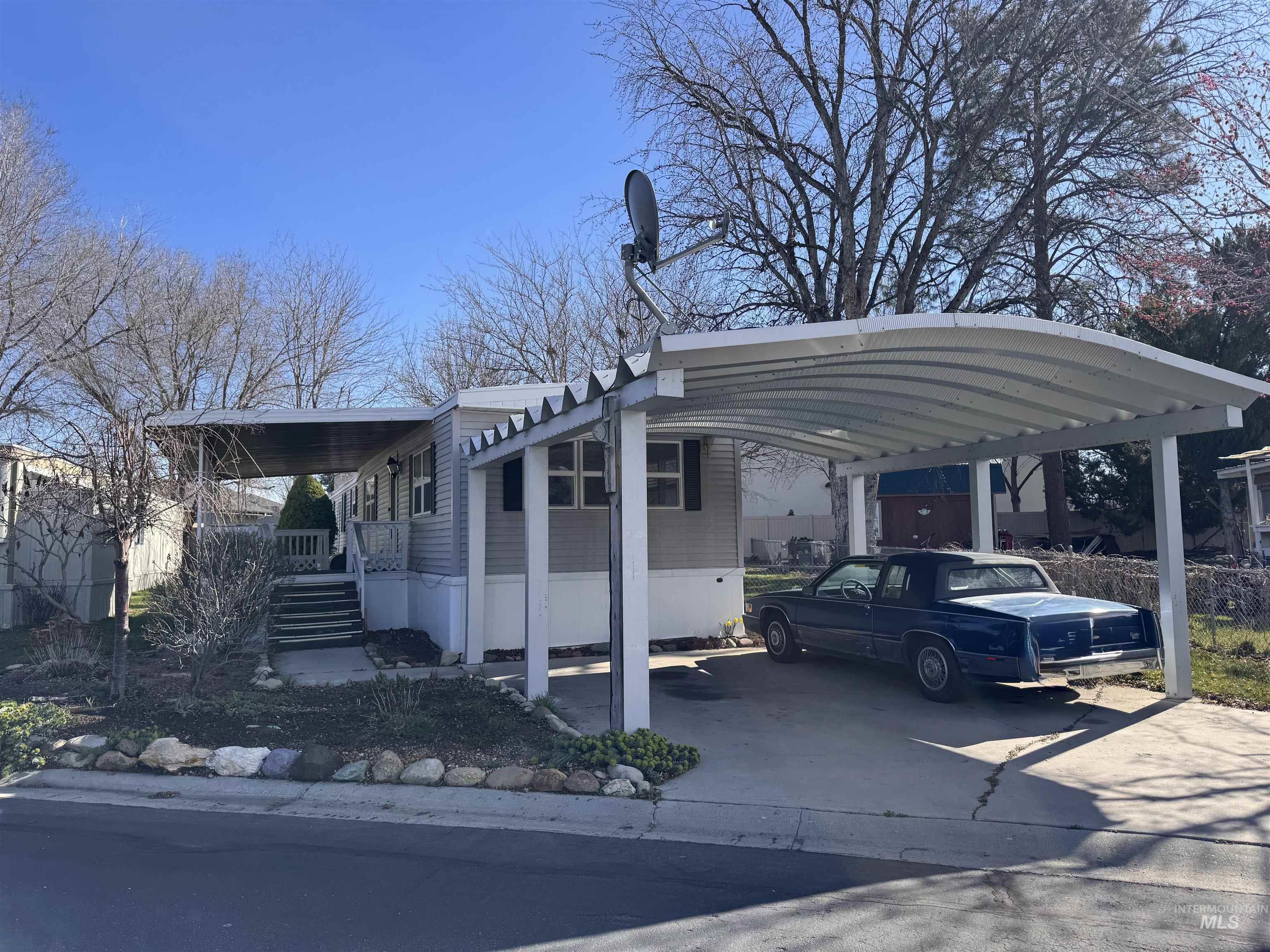 700 Fairview Ave Unit: 73