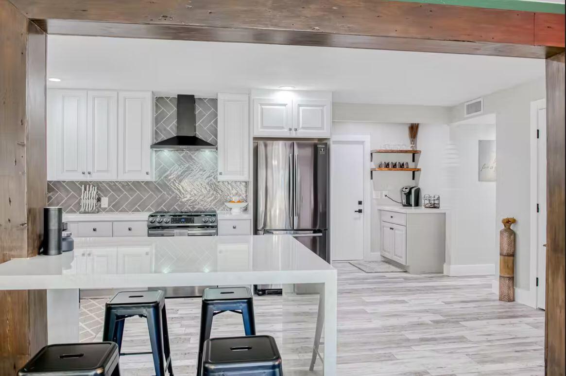 706 Sunset Road