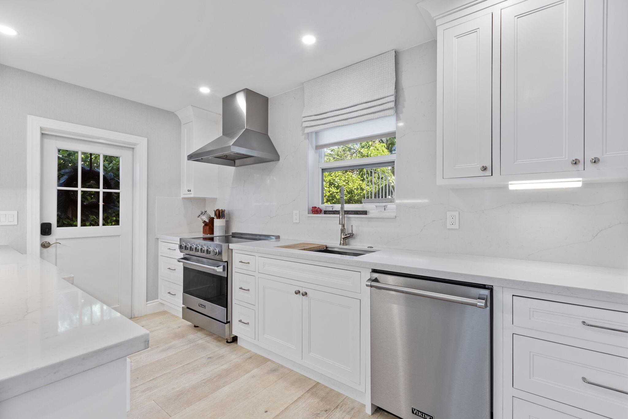 311 Cocoanut Row 101