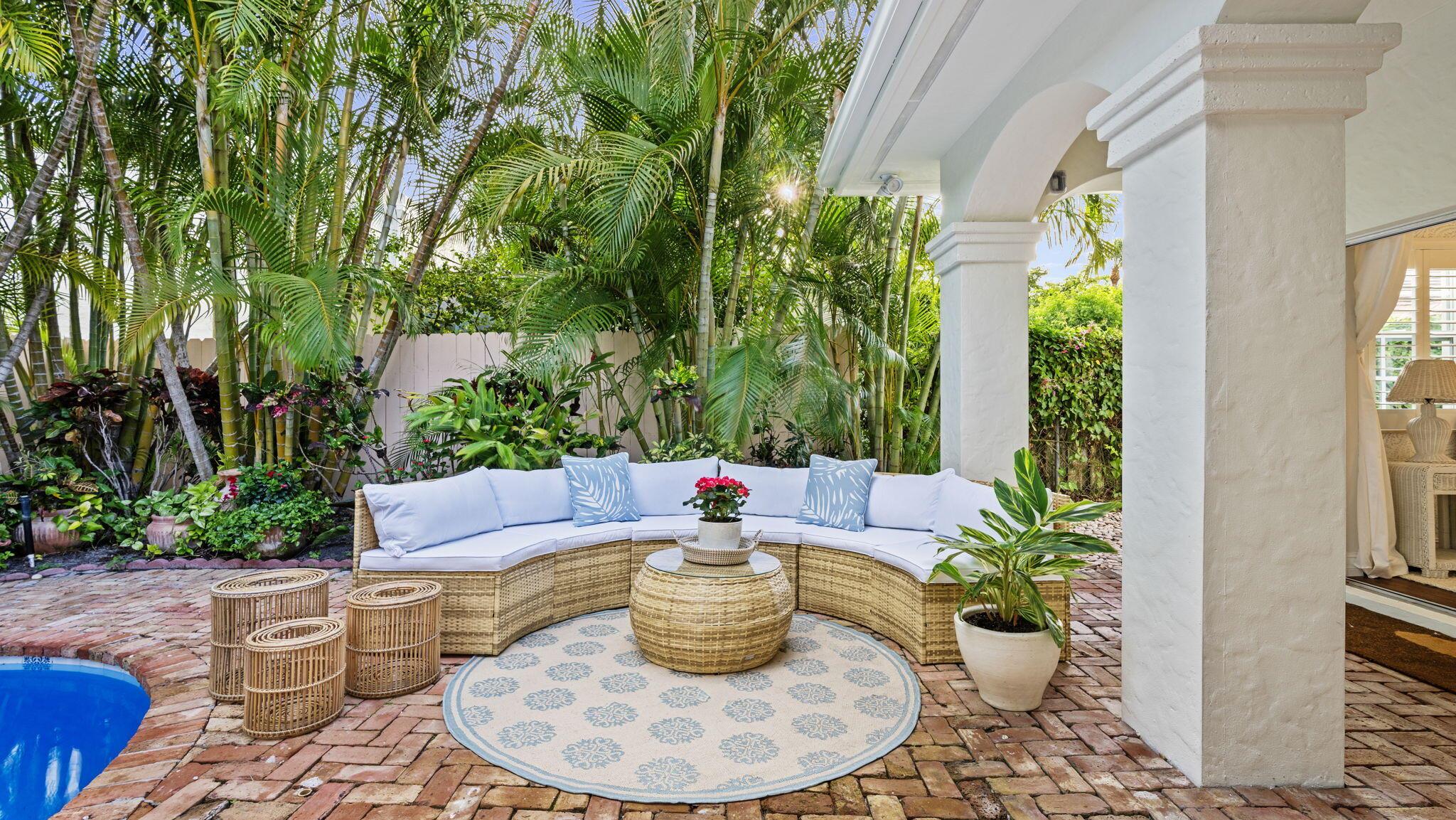 309 Valencia Road