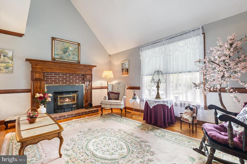 11 LORD FAIRFAX DRIVE