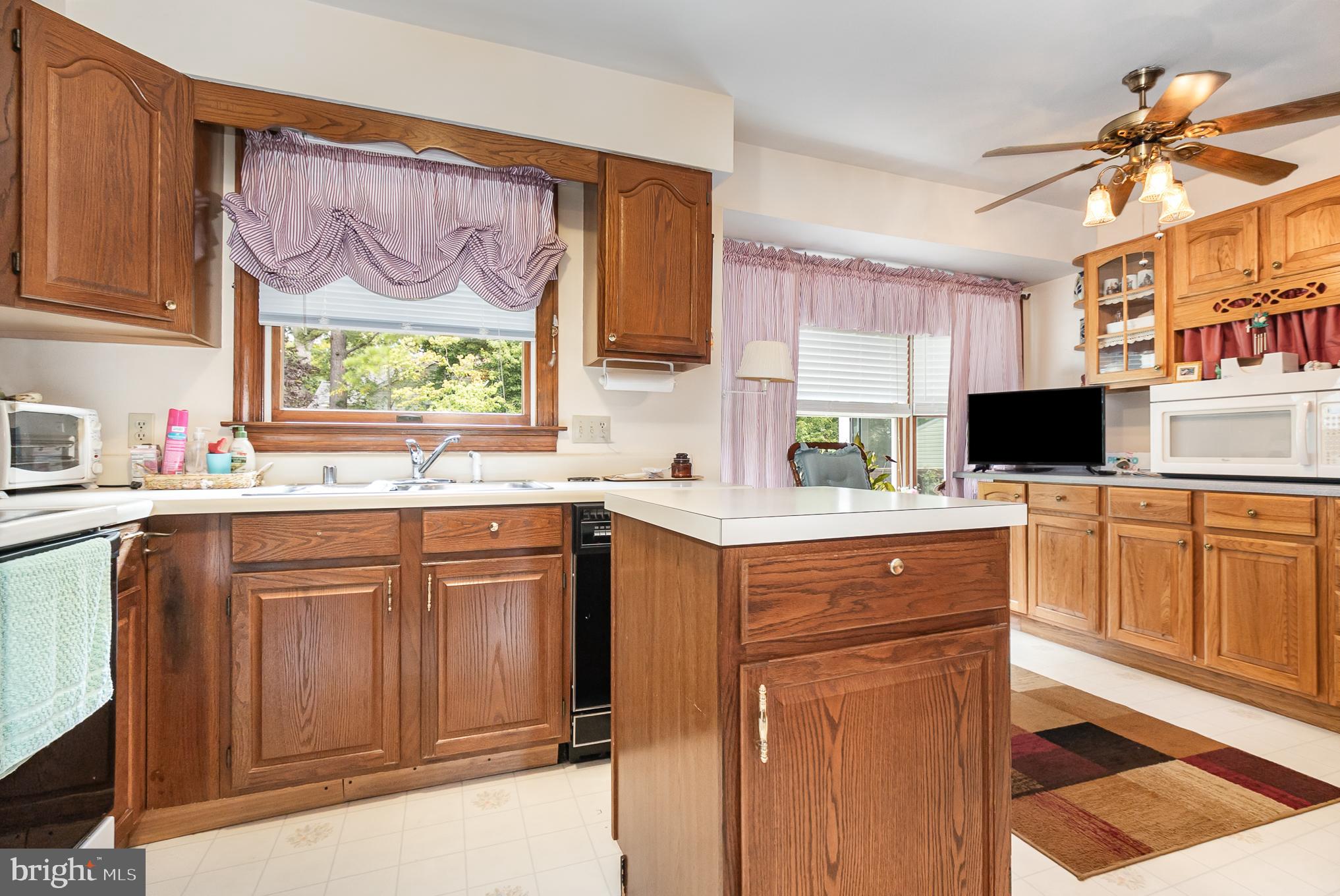 11 LORD FAIRFAX DRIVE