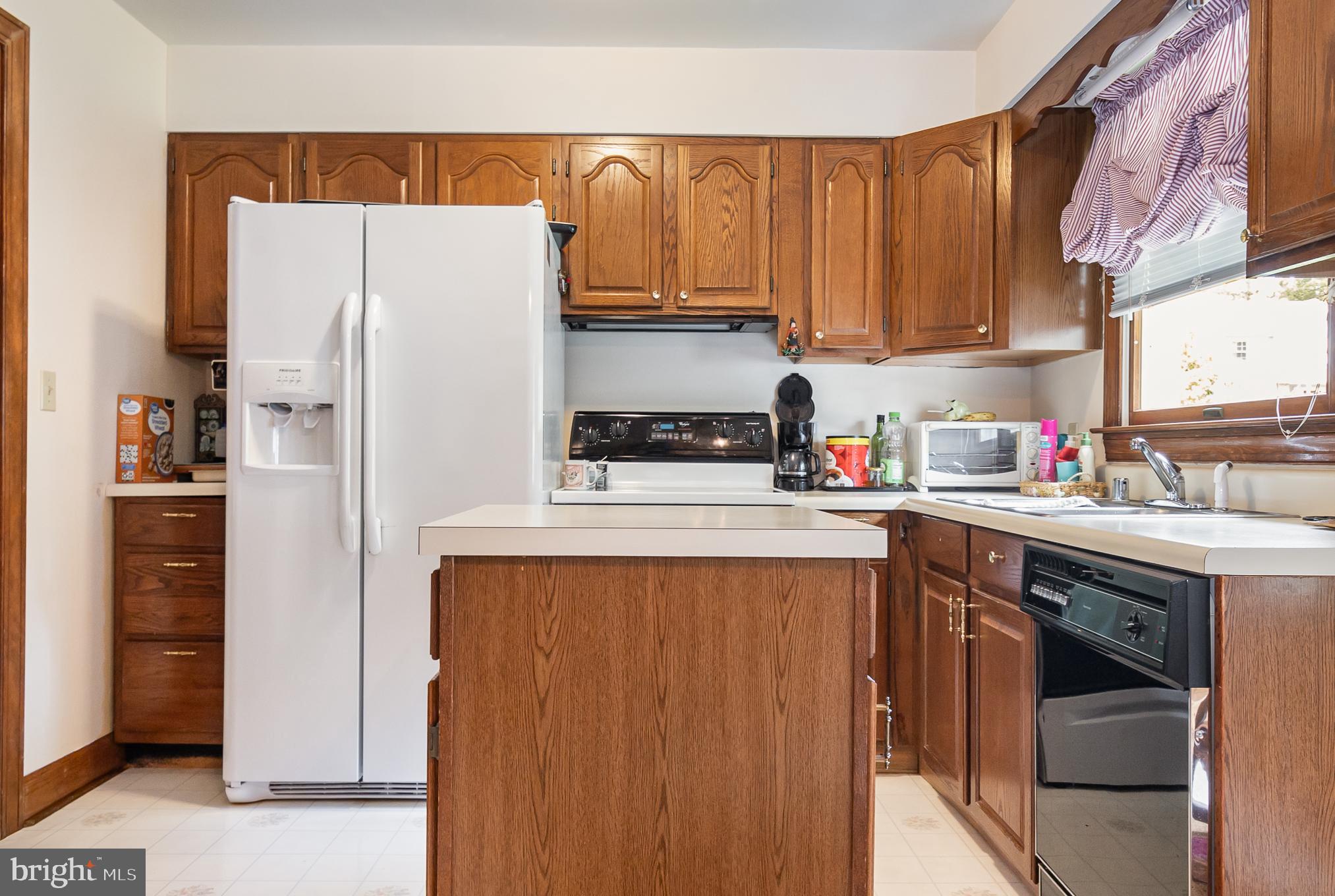 11 LORD FAIRFAX DRIVE