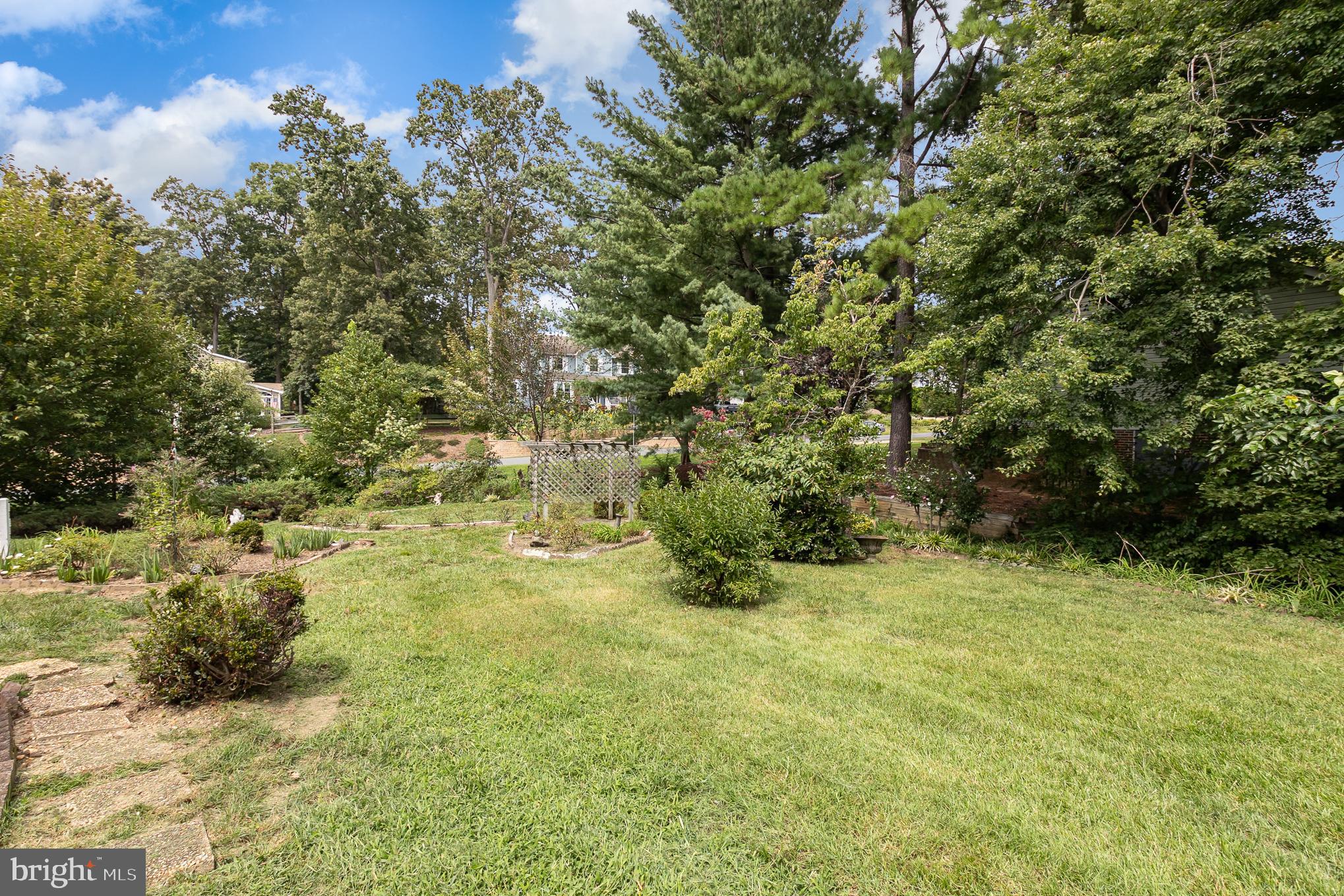 11 LORD FAIRFAX DRIVE