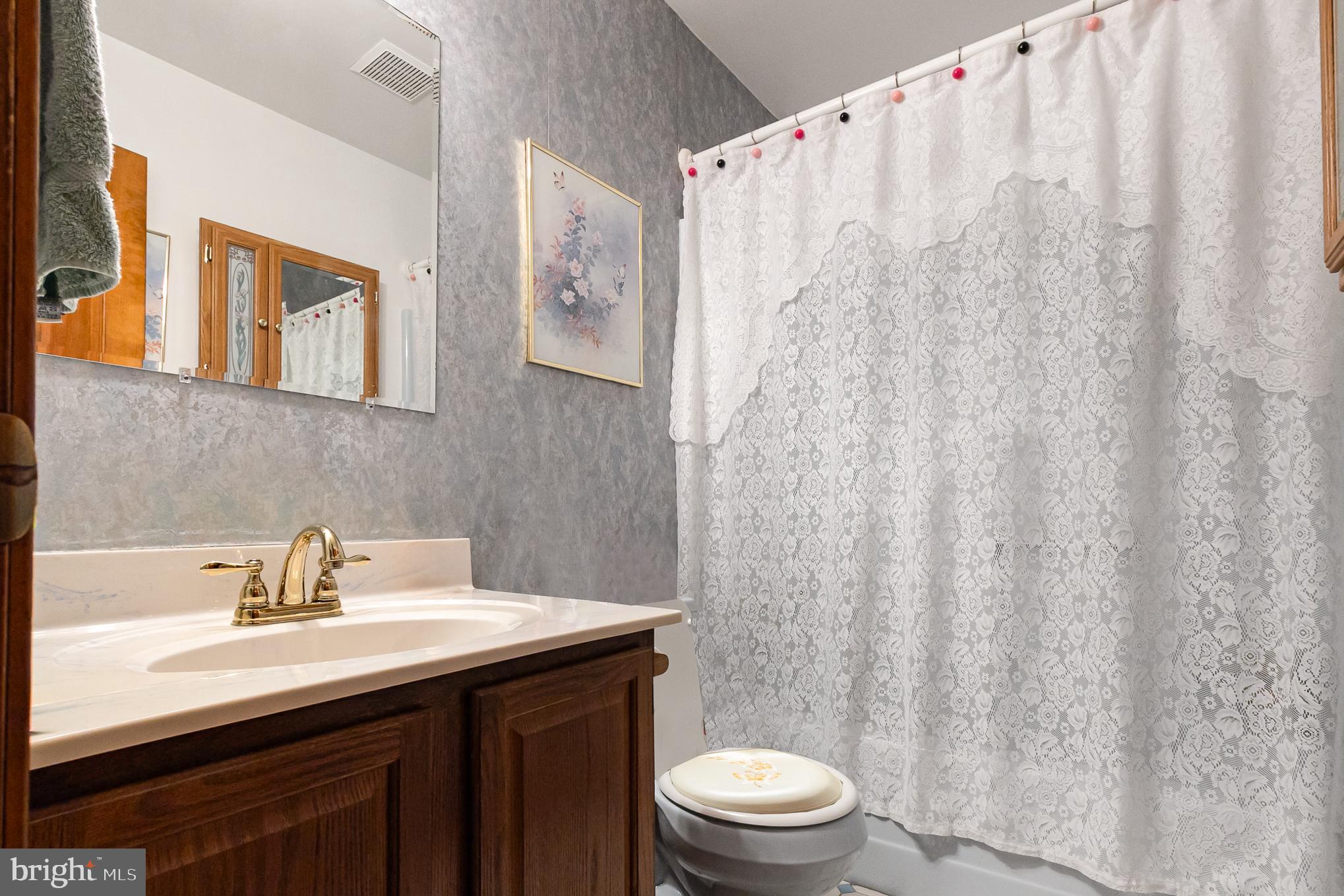 11 LORD FAIRFAX DRIVE