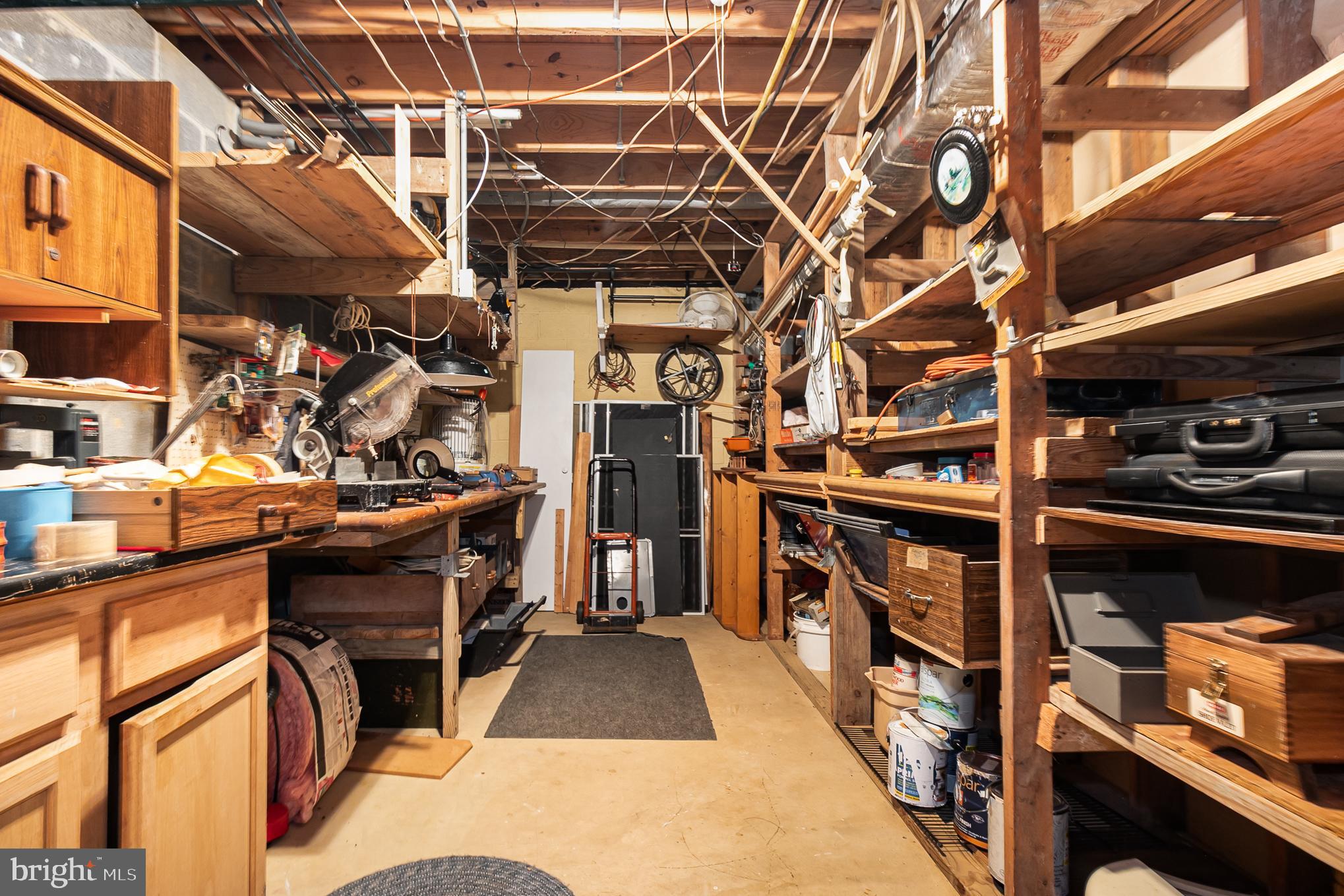 11 LORD FAIRFAX DRIVE