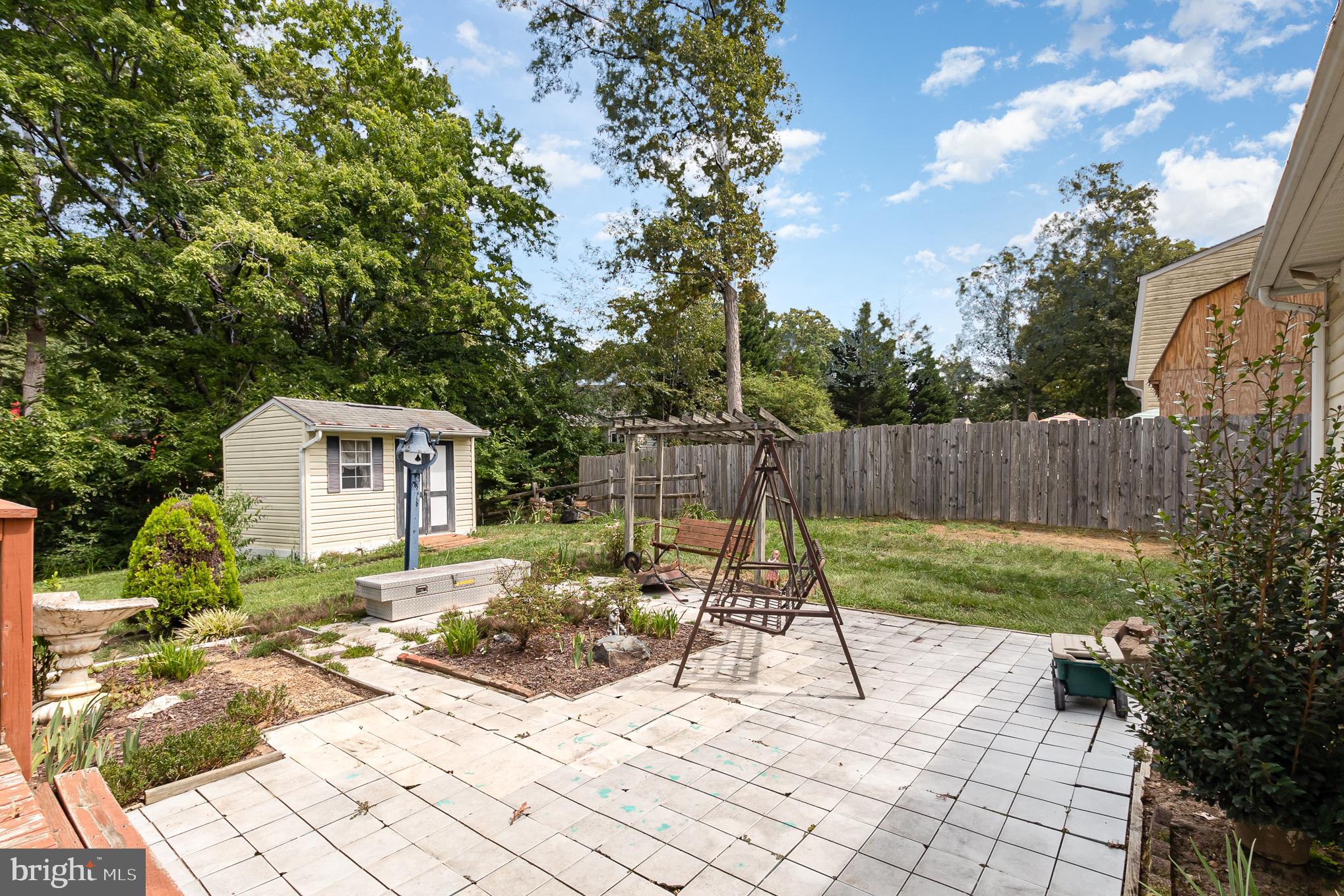 11 LORD FAIRFAX DRIVE