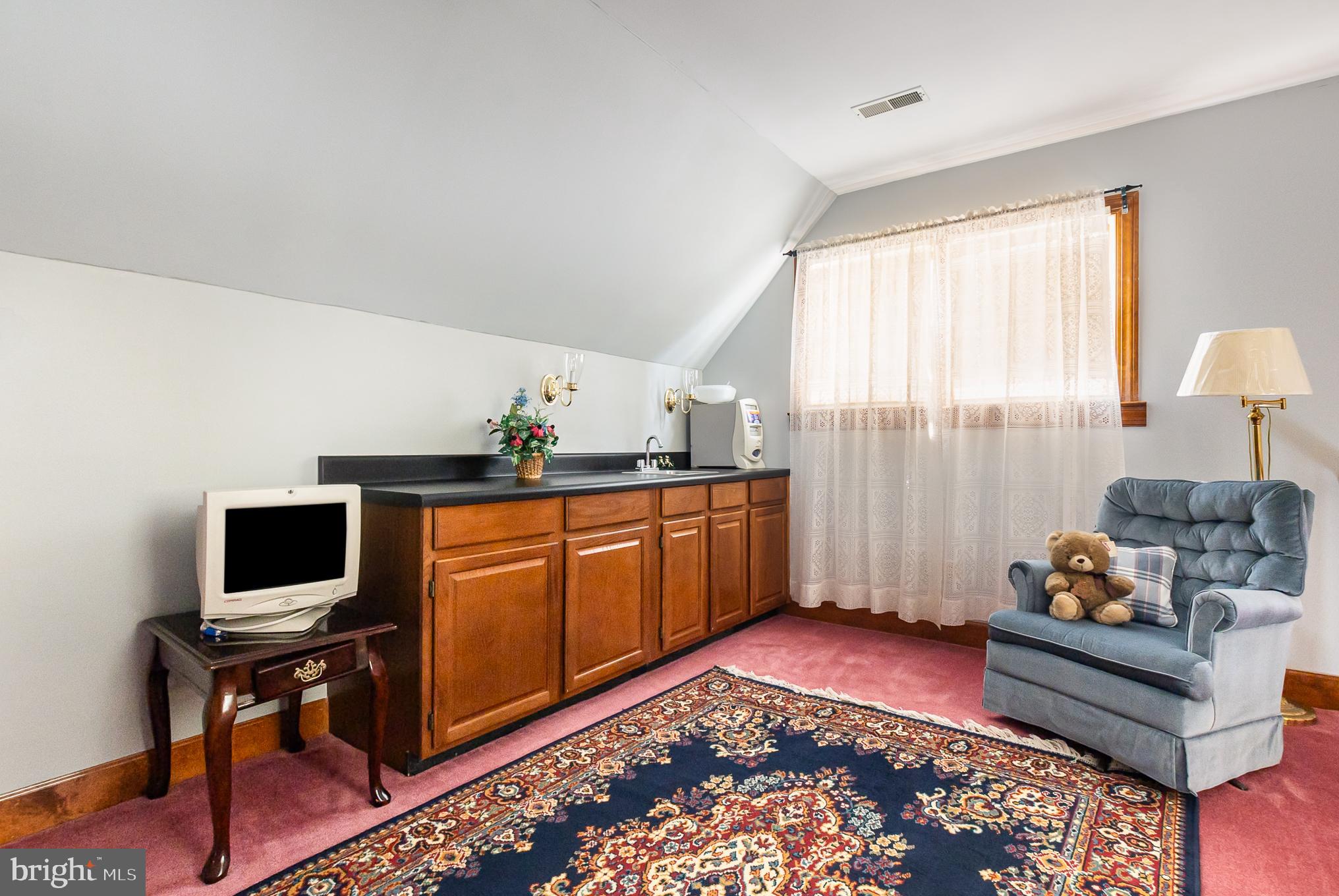 11 LORD FAIRFAX DRIVE