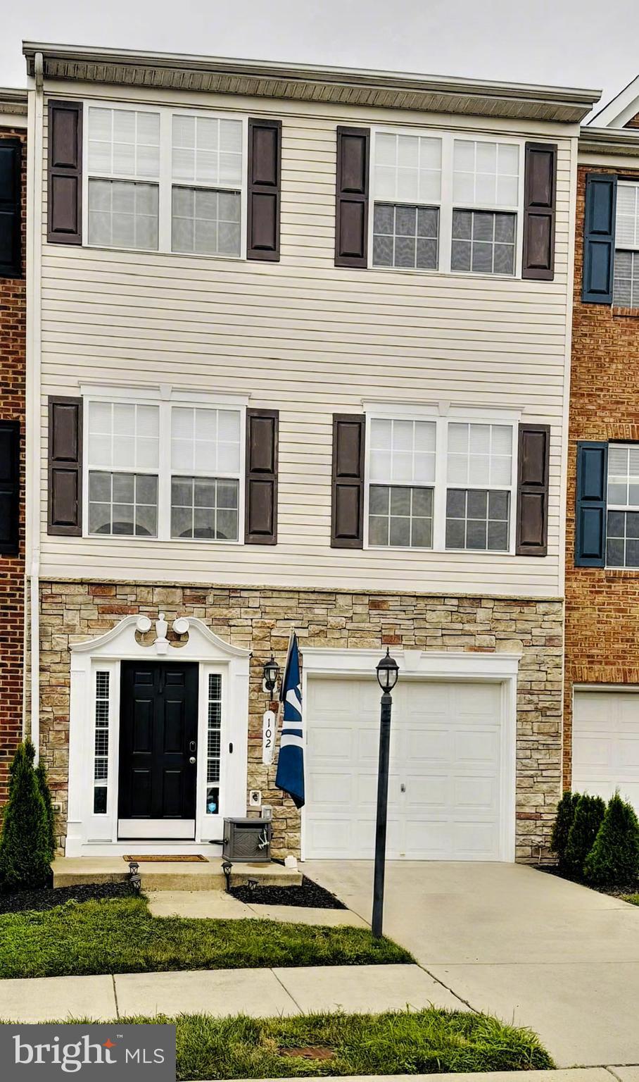 102 WINDJAMMER COURT