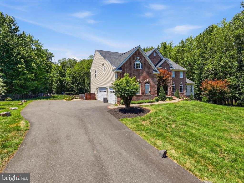 99 BROOKESMILL LANE