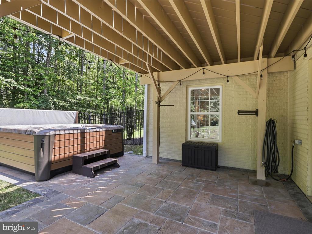 99 BROOKESMILL LANE