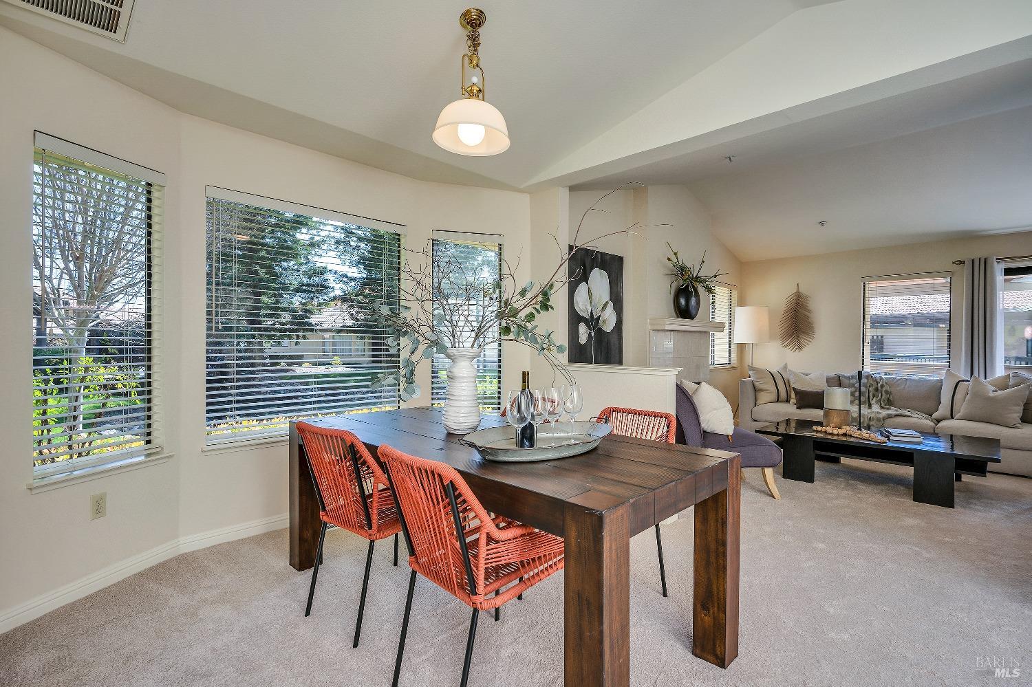 41 Fountain Grove Cir