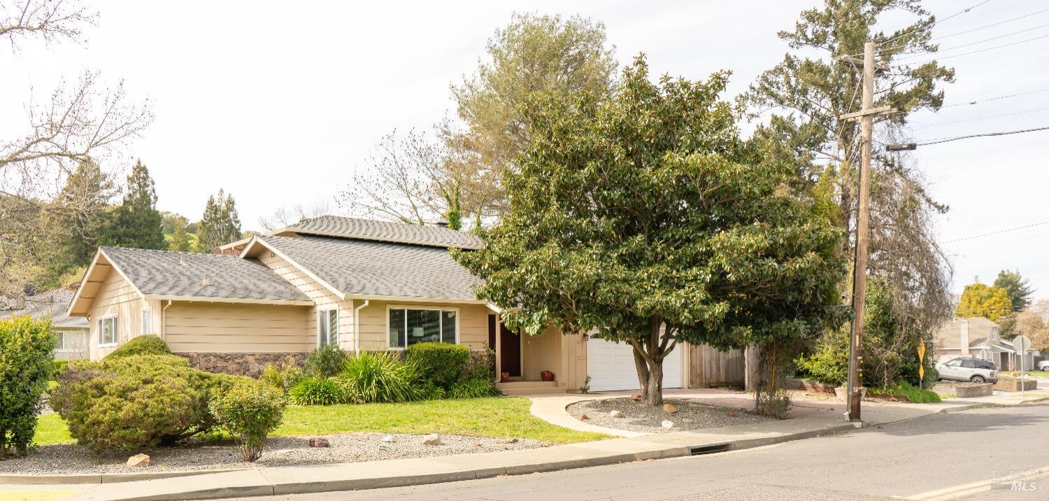 811 Foster Rd