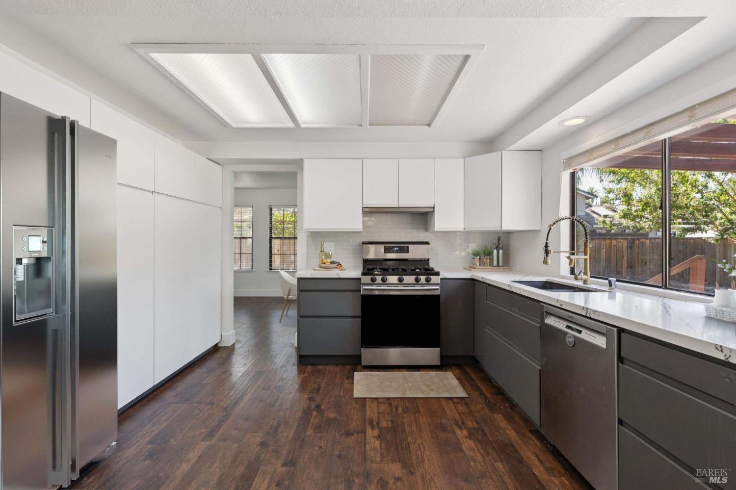 406 Gatehouse Dr