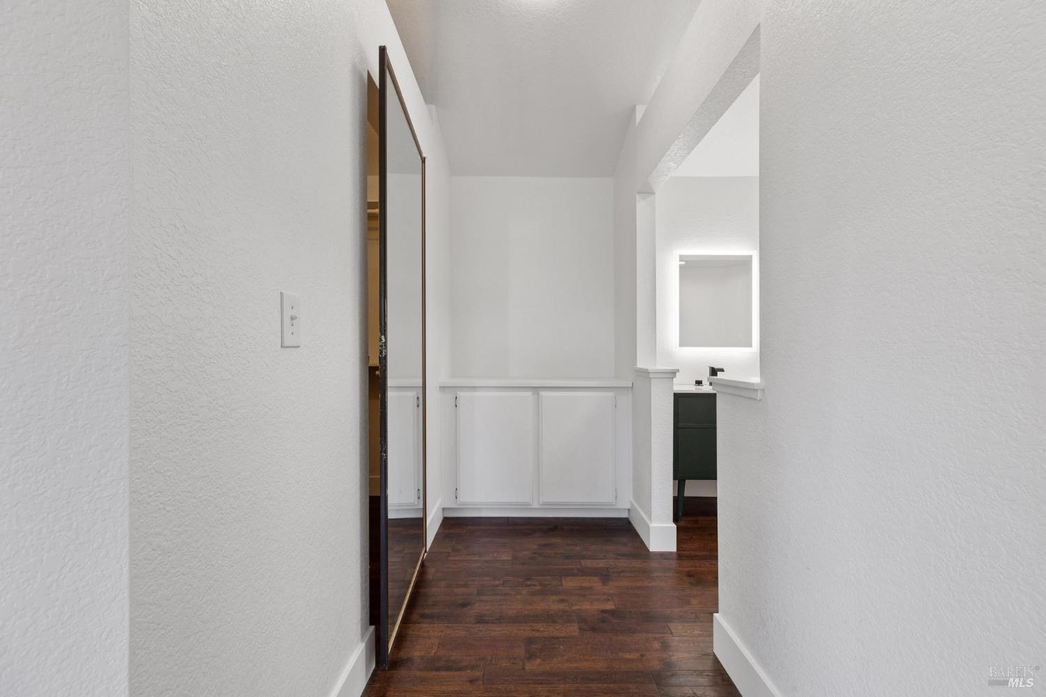 406 Gatehouse Dr