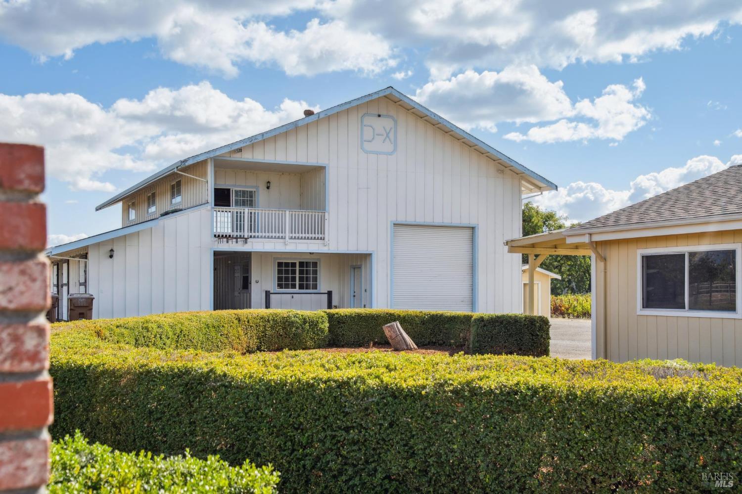 1089 El Centro Ave