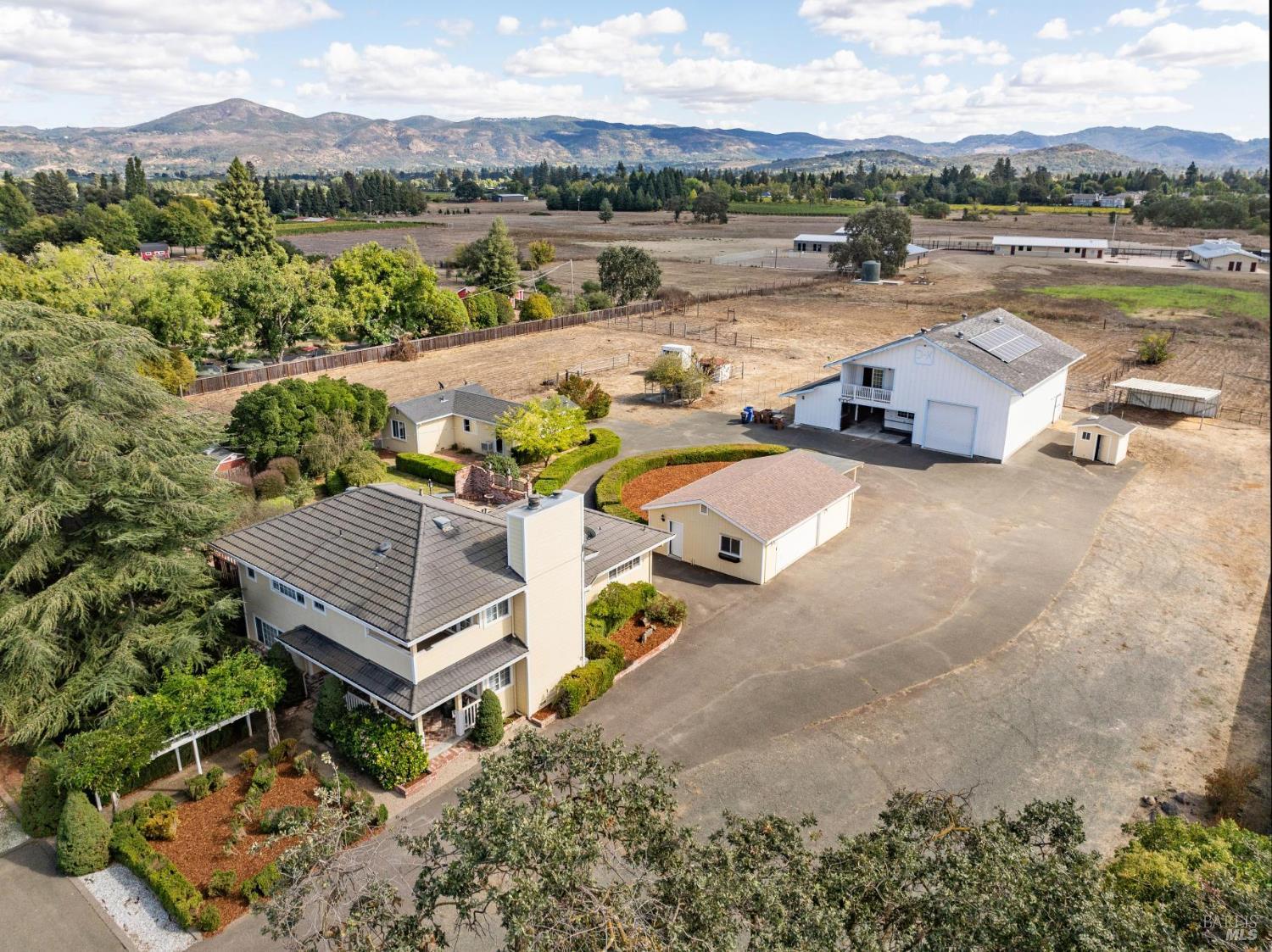 1089 El Centro Ave