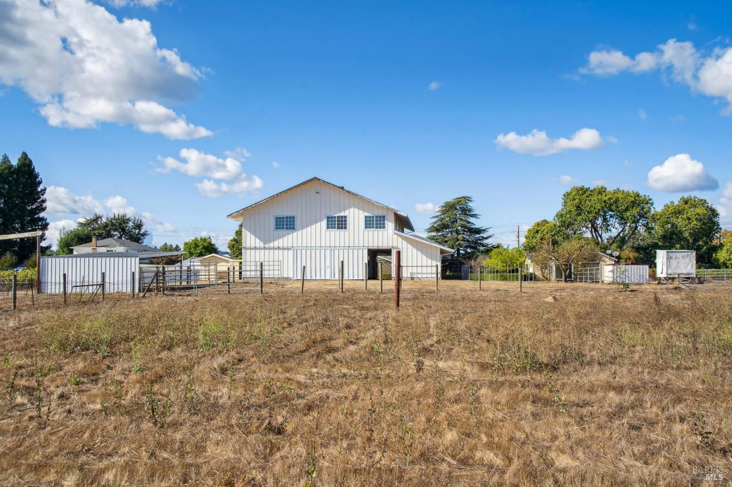 1089 El Centro Ave