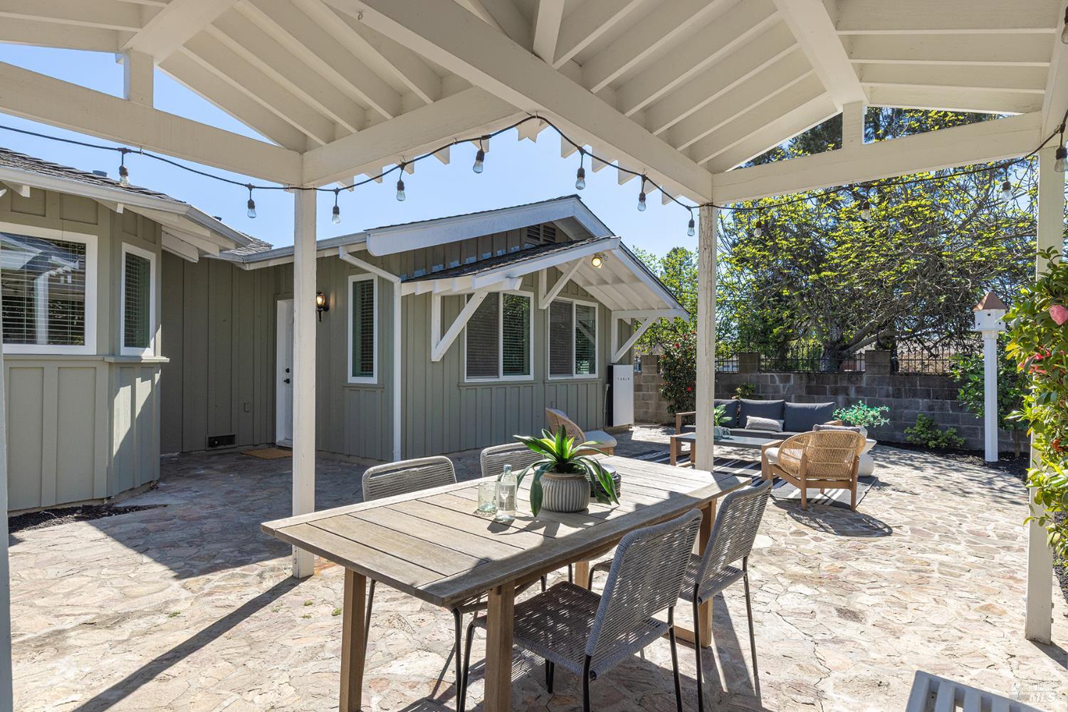 1184 Jerome Way
