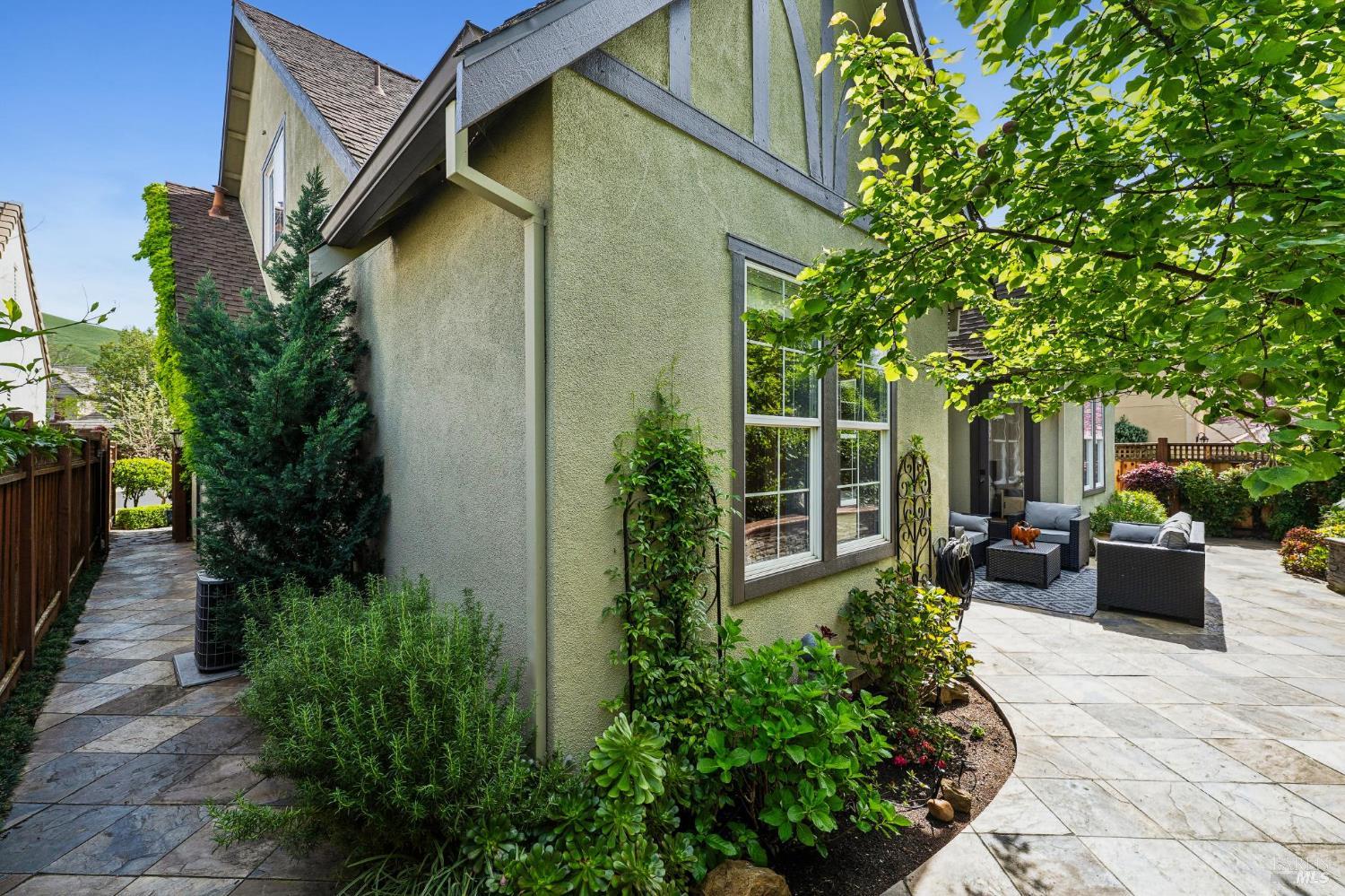 4193 Summer Gate Avenue