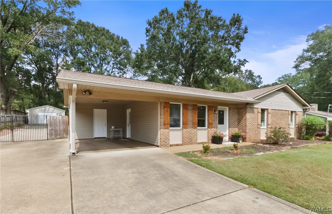 5208 APPLEWOOD Drive