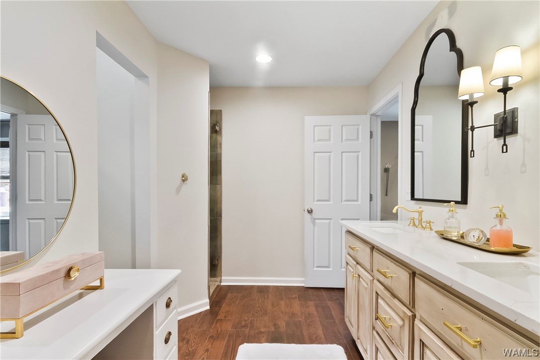 5208 APPLEWOOD Drive