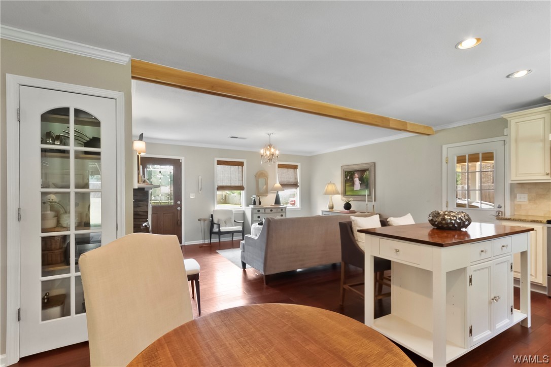 5208 APPLEWOOD Drive