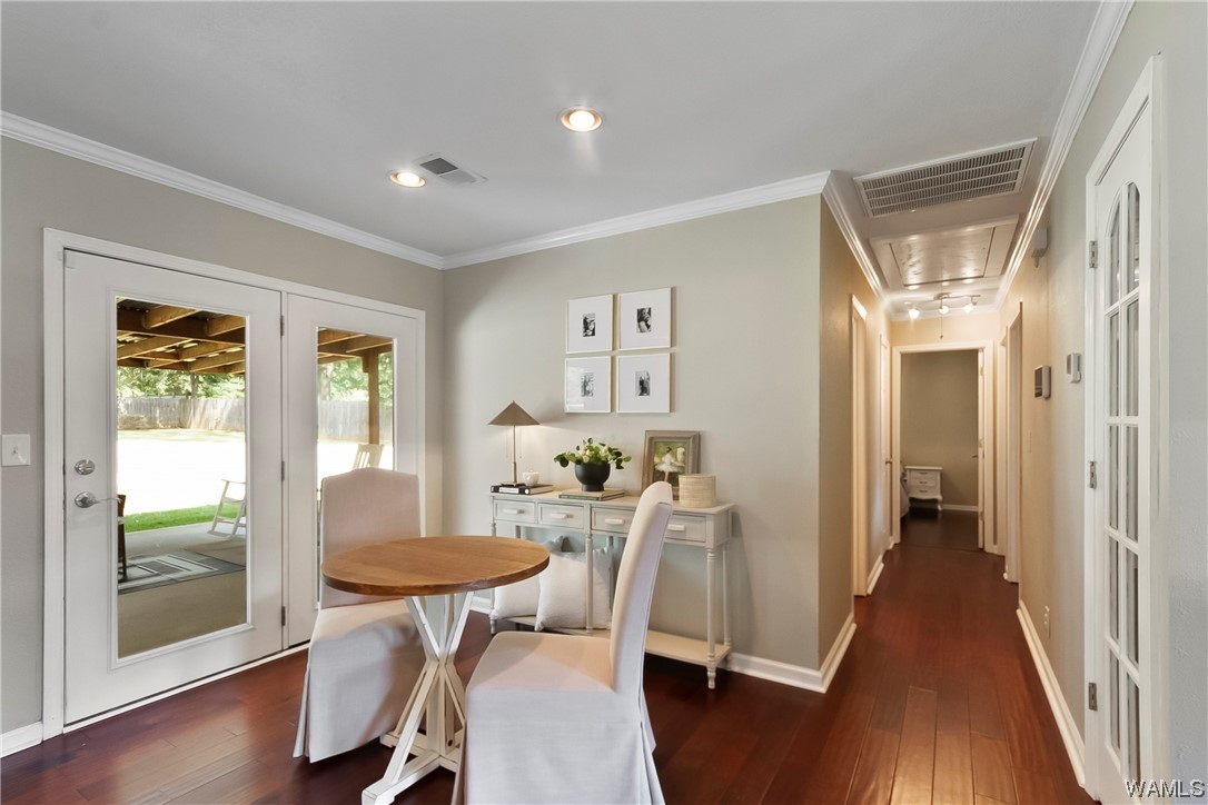 5208 APPLEWOOD Drive