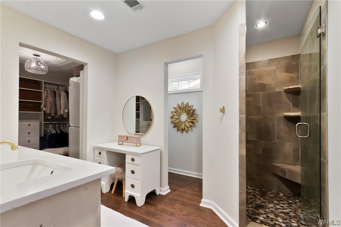 5208 APPLEWOOD Drive