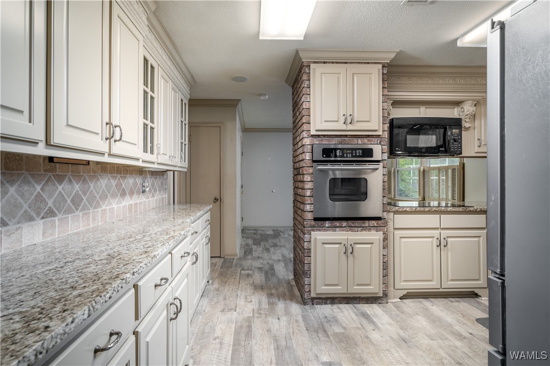 5718 Woodberry Lane