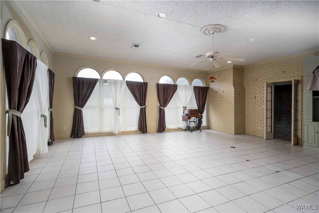 5718 Woodberry Lane