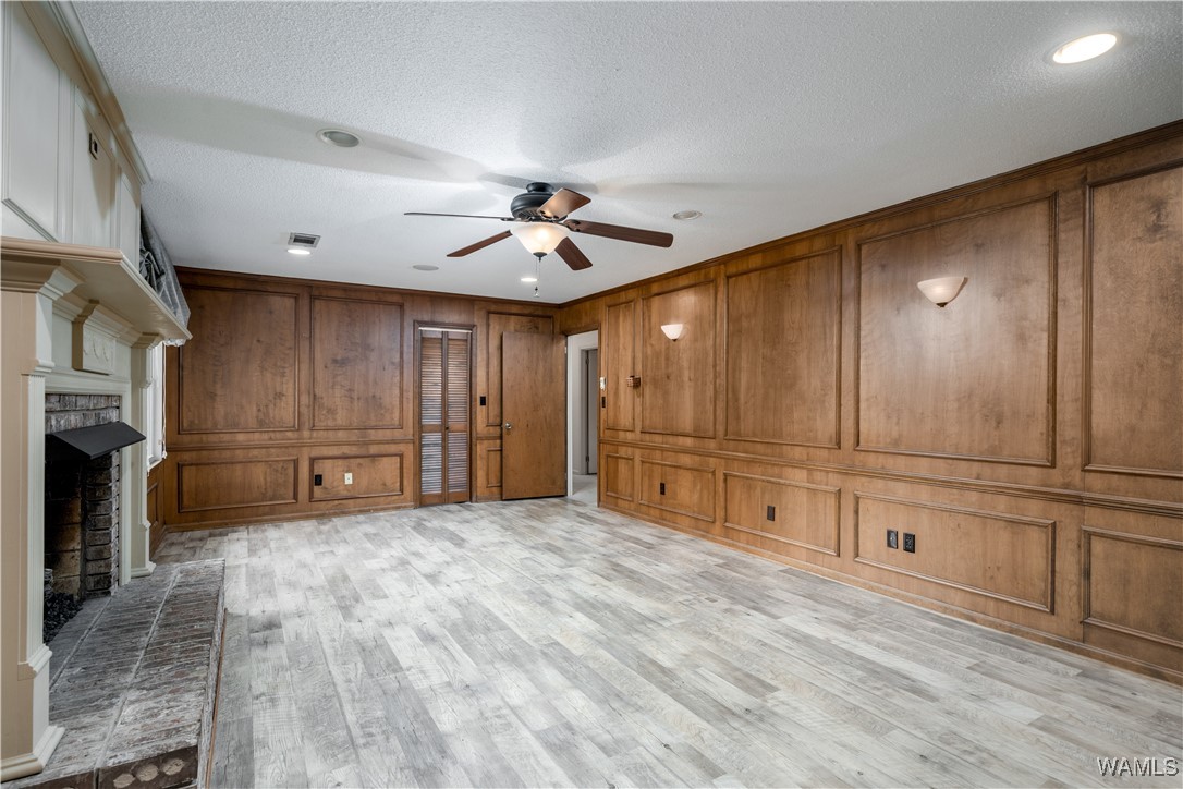 5718 Woodberry Lane