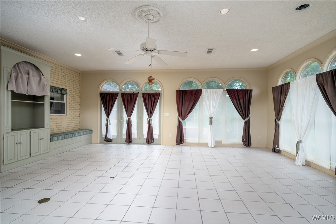 5718 Woodberry Lane