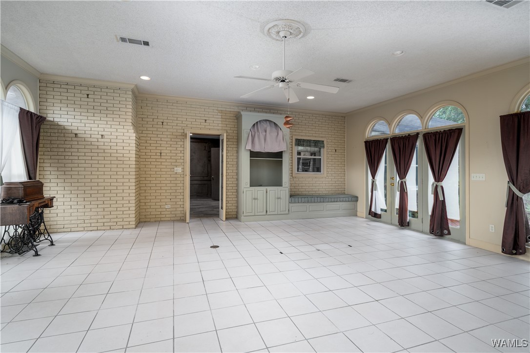 5718 Woodberry Lane