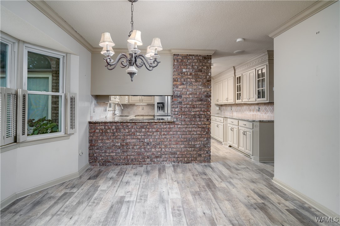 5718 Woodberry Lane