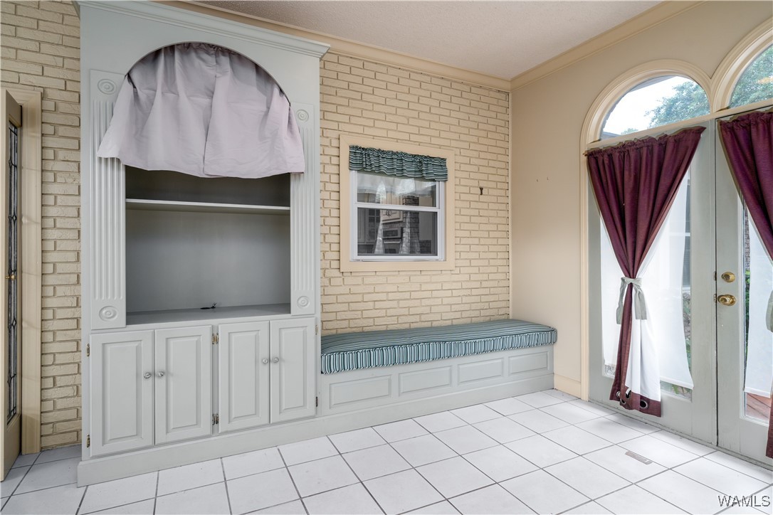 5718 Woodberry Lane