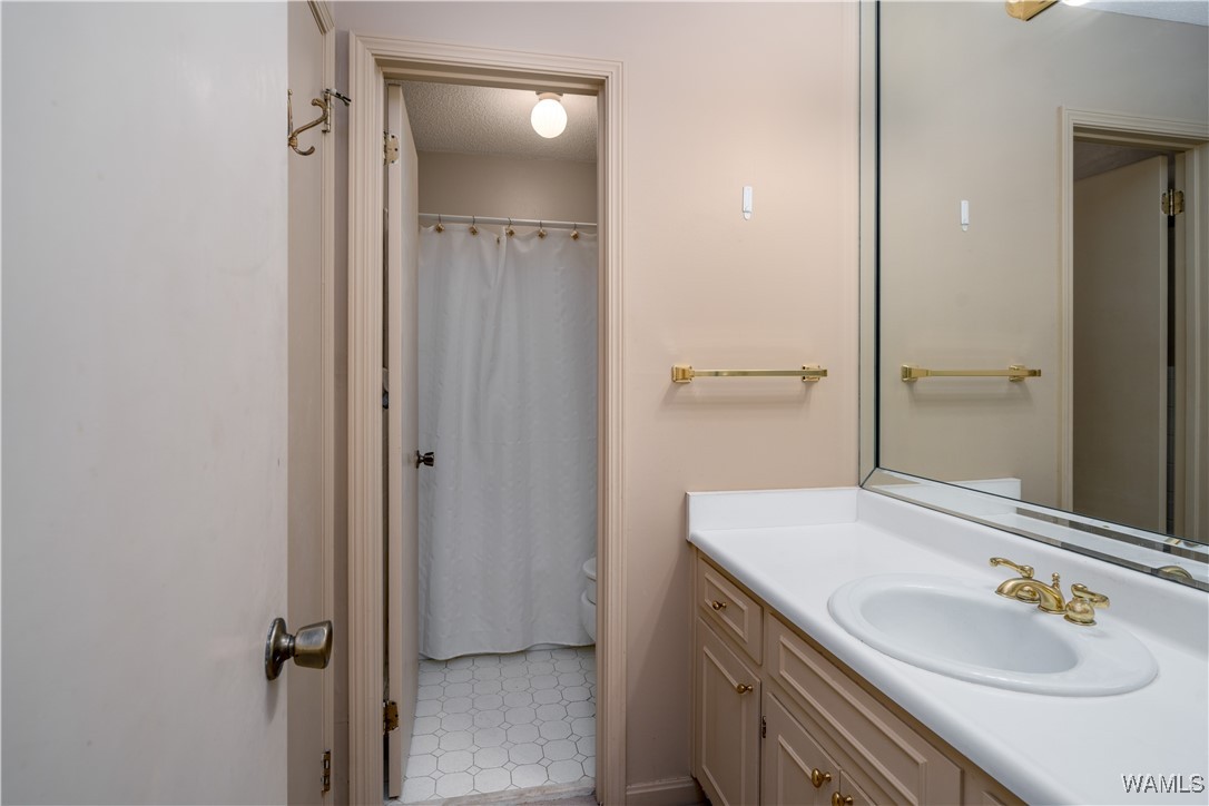5718 Woodberry Lane