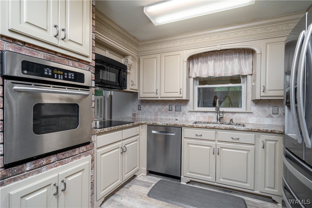 5718 Woodberry Lane