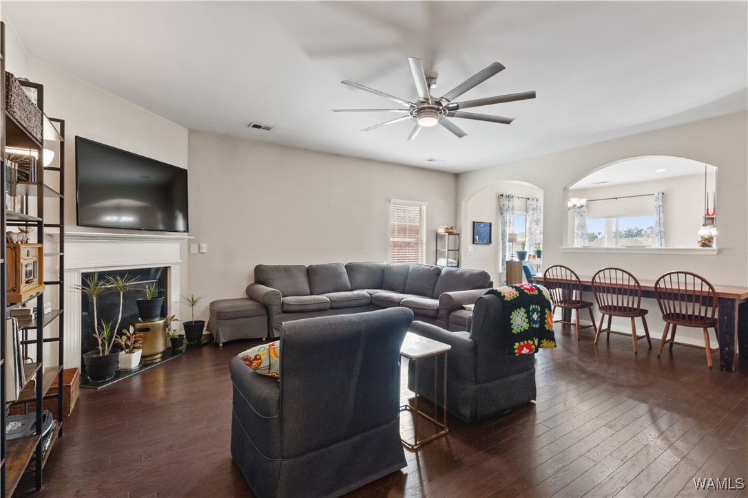 2746 Lily Circle